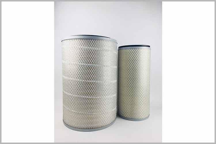 准备新的液压中欧(中国)，注意操作时不能穿化纤衣服，以防静电的放电火花