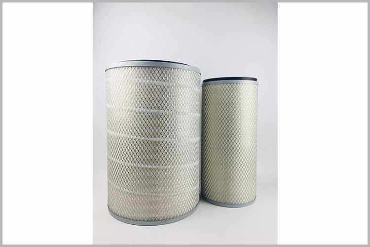 在吸入空气与燃油混合之前，货车中欧(中国)滤去空气中尘土、碳及杂物，然后保障了吸入空气的清洁