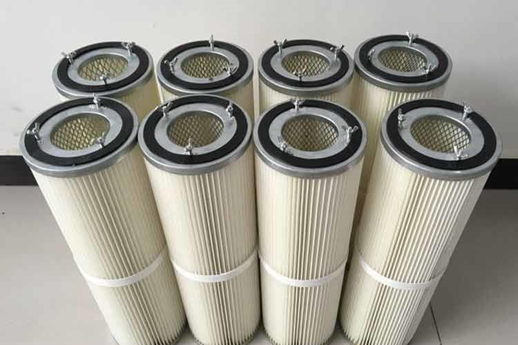 中欧中国在工作前应检查检修门，出灰门，及风管连接系统是否密封，以免泄露，降低吸尘效果