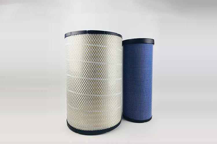 在安装时，中欧(中国)与发动机进气管之间无论是采用法兰、橡胶管联接还是直接联接